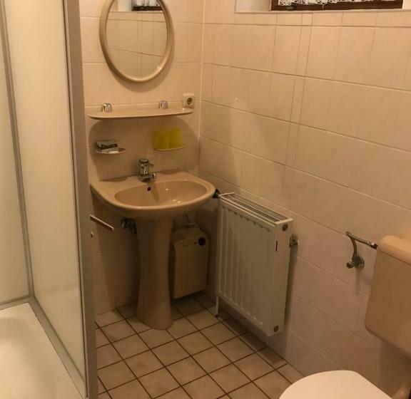 Классический Номер, Schröder S Motel