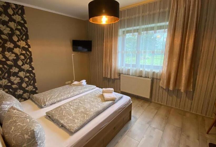 Номер Стандарт, Schröder S Motel