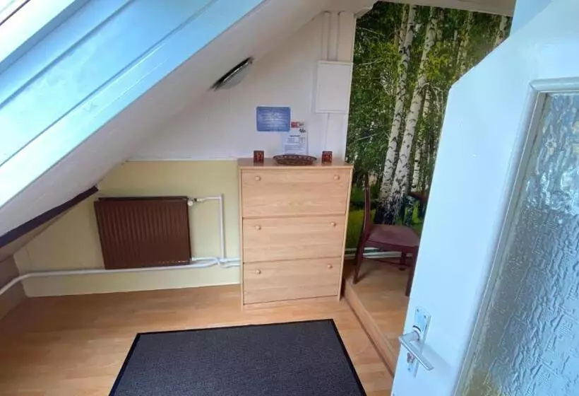 ２ベッドルームアパートメント, Schröder S Motel