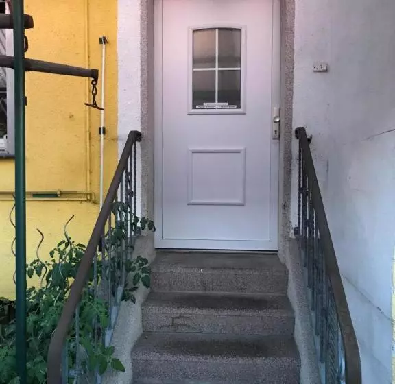 ２ベッドルームアパートメント, Schröder S Motel