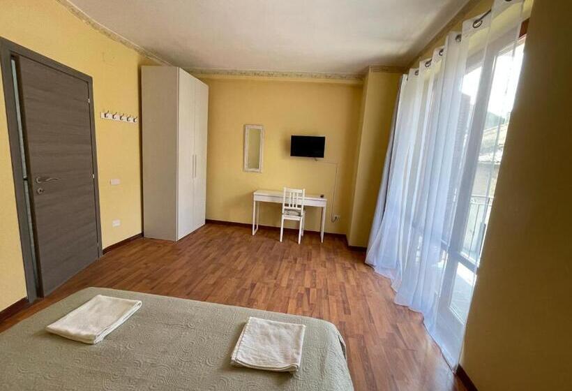 اتاق لوکس با تخت بزرگ, B&b Le Rose