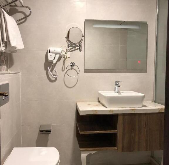 اتاق استاندارد سه نفره, Al Jawahiri