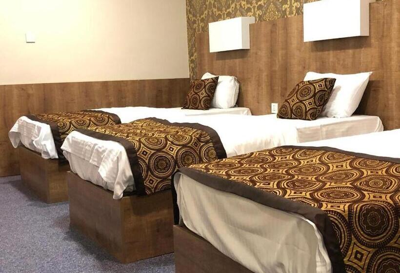 اتاق استاندارد سه نفره, Al Jawahiri