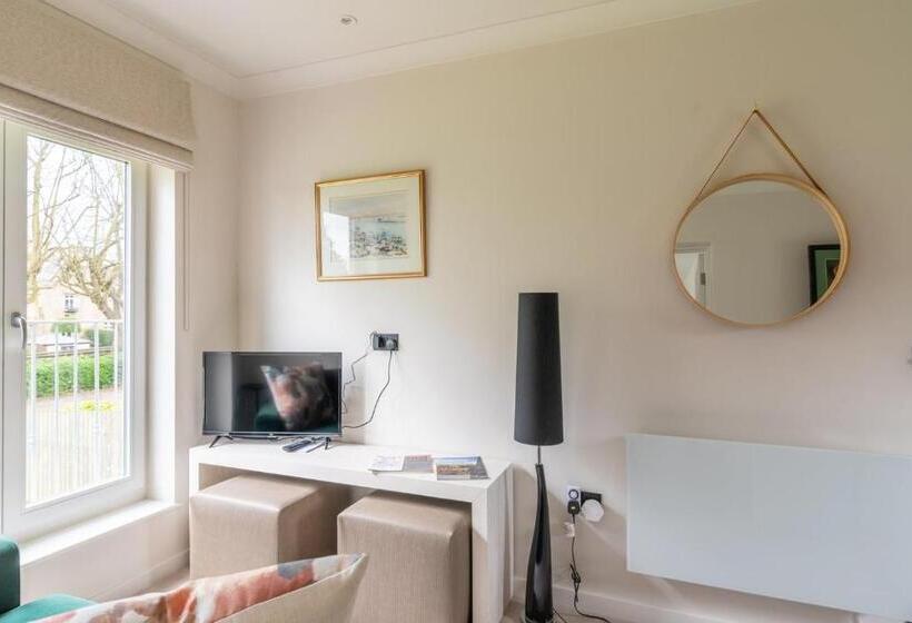 בית, חדר שינה 1, Near Major Attractions | Comfortable | Tv