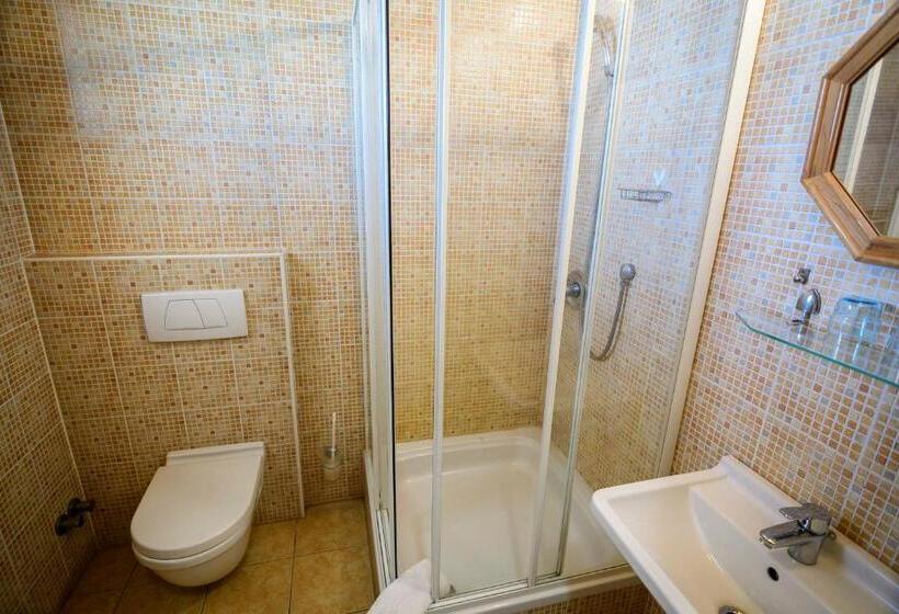 Номер Стандарт, Tekergő Motel és étterem
