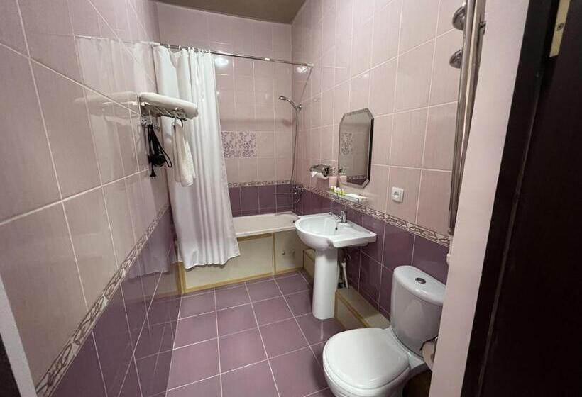 חדר דלוקס לשלושה, Uzumfermer Hotel & Winery