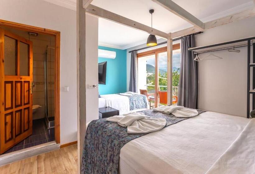 Triple Room Sea View, Nest Gunay Otel
