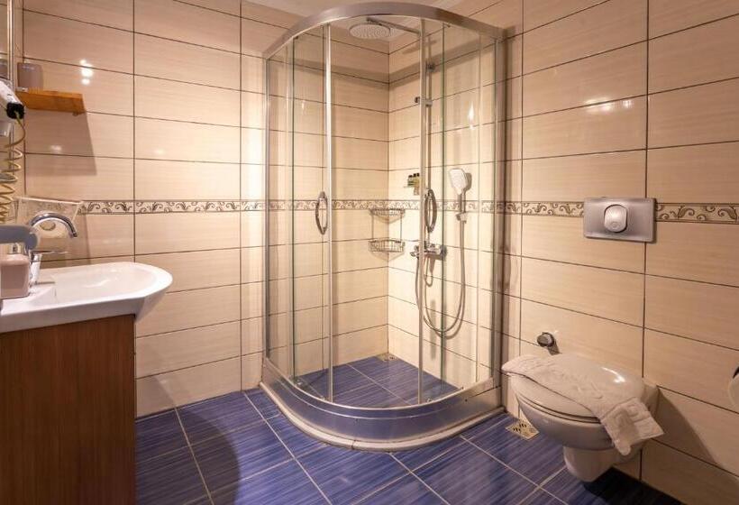 اتاق استاندارد سه نفره, Nest Gunay Otel