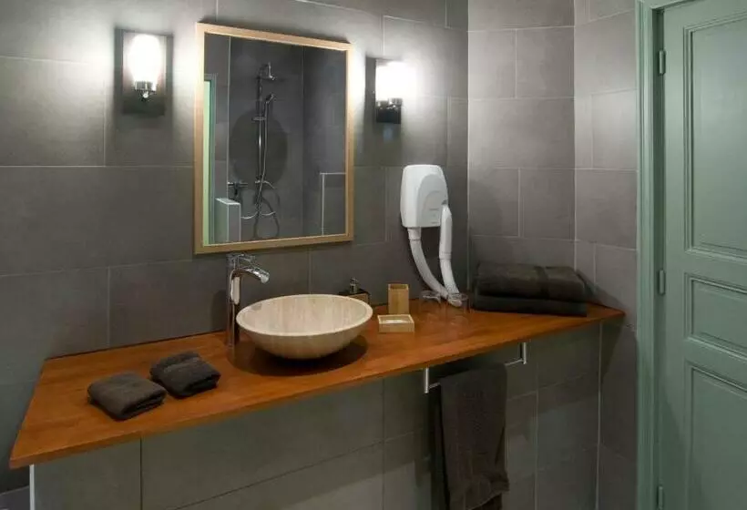 スタンダードトリプルルーム, Apostrophe Chambres D Hôtes
