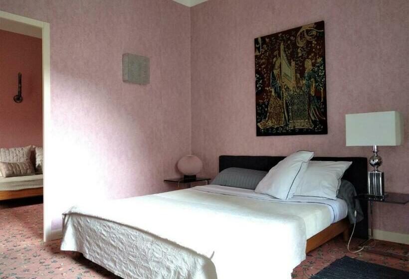 غرفة قياسية, Ermitage De Peyreleau