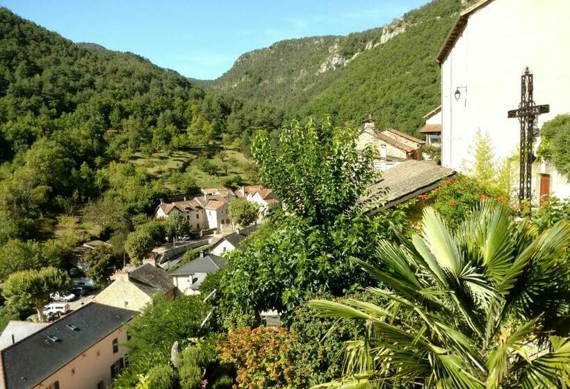 غرفة قياسية, Ermitage De Peyreleau