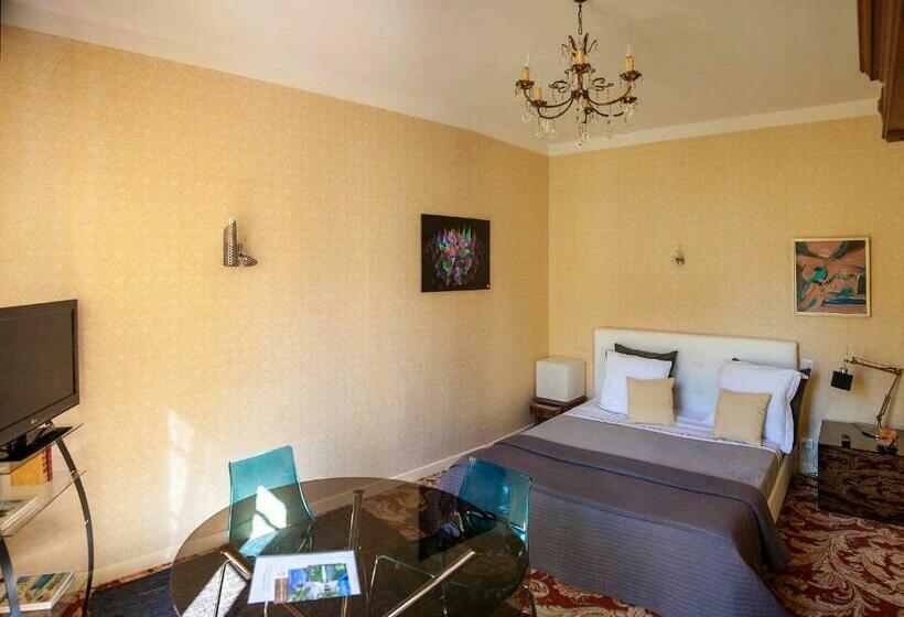 غرفة سوبيريور, Ermitage De Peyreleau