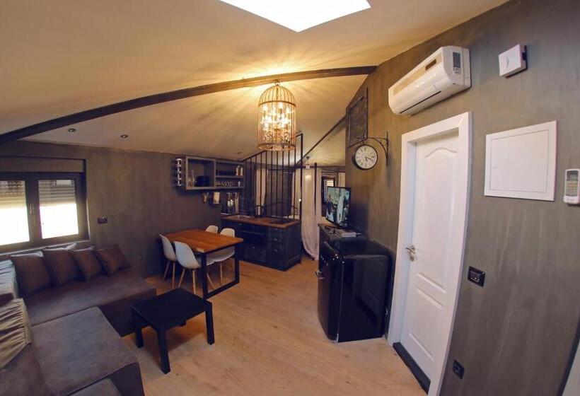 标准工作室, Central Apartments Integrated