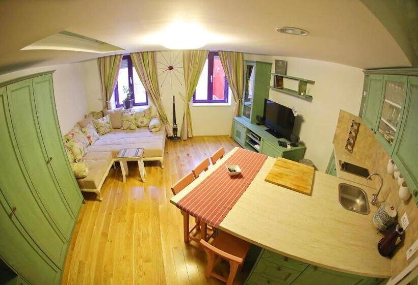 Апартаменты Дюплекс 1 Спальня, Central Apartments Integrated