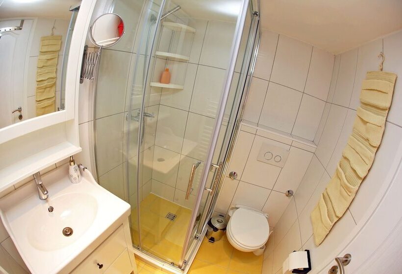 高级工作室, Central Apartments Integrated