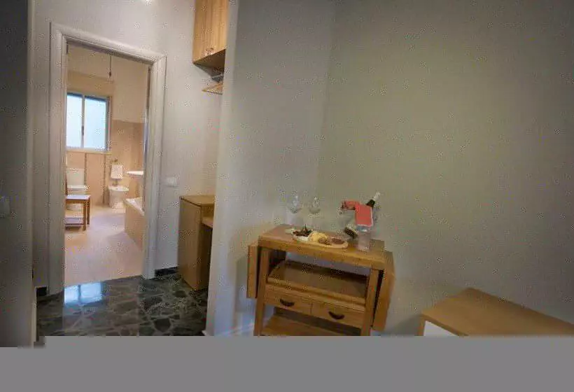 سوییت جونیور با بالکن, Ciauru Design B&b