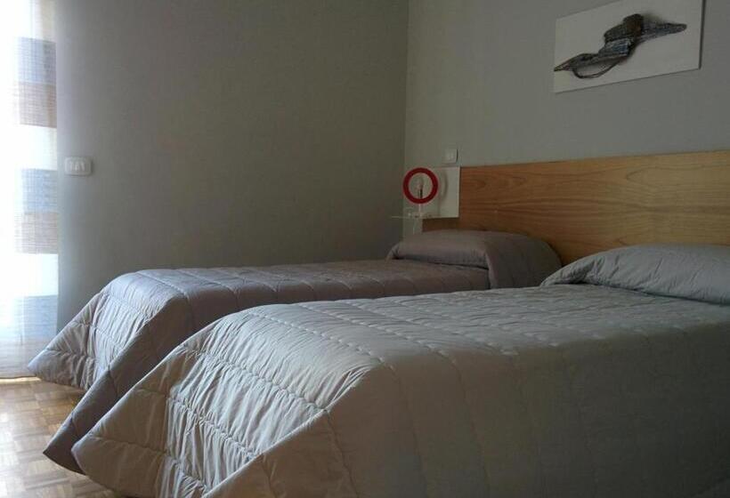 Quarto Estandar com Sacada, Ciauru Design B&b