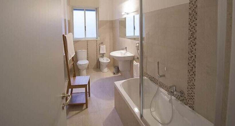 Suíte Júnior com Sacada, Ciauru Design B&b