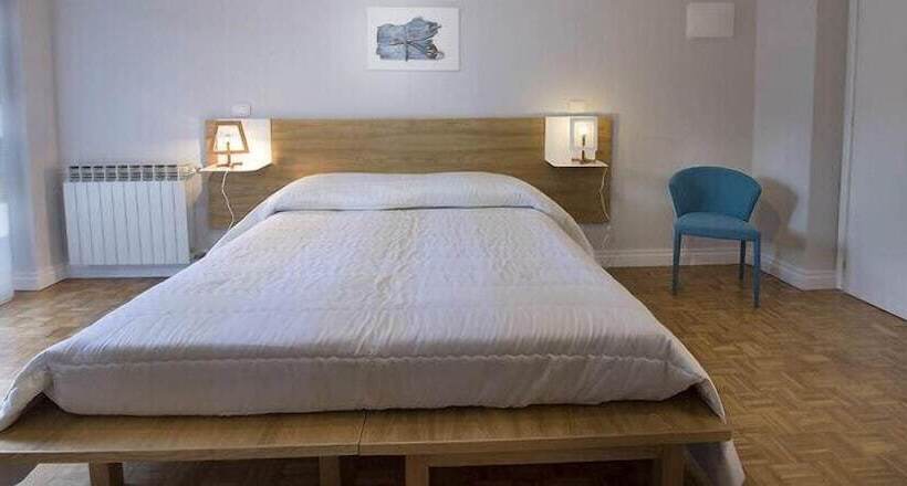 جناح جونيور مزوَّد بشرفة, Ciauru Design B&b