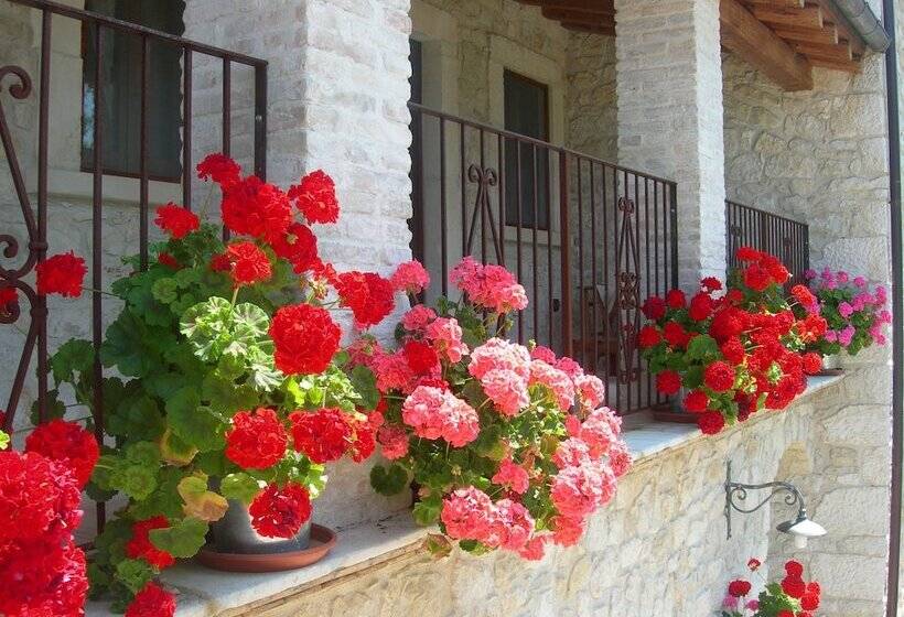带阳台的三人标准间, Agriturismo Borgo San Martino