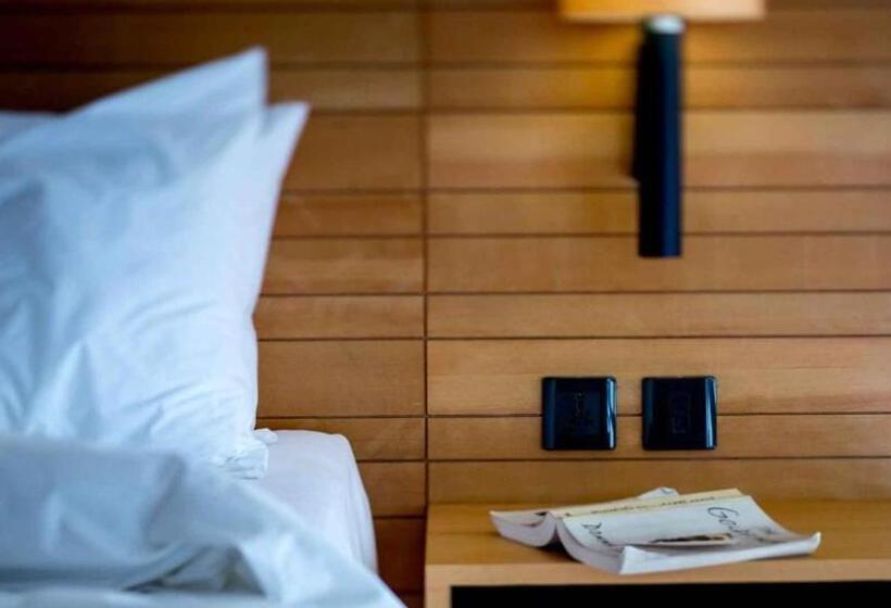 اتاق لوکس, Dhensa Resort