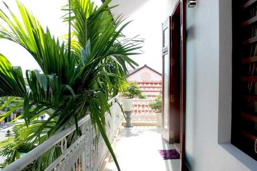 اتاق لوکس سه تخته, Hoi An Golden Horse Villa