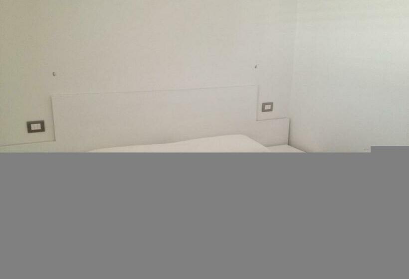 غرفة قياسية فردية, Il Pirata