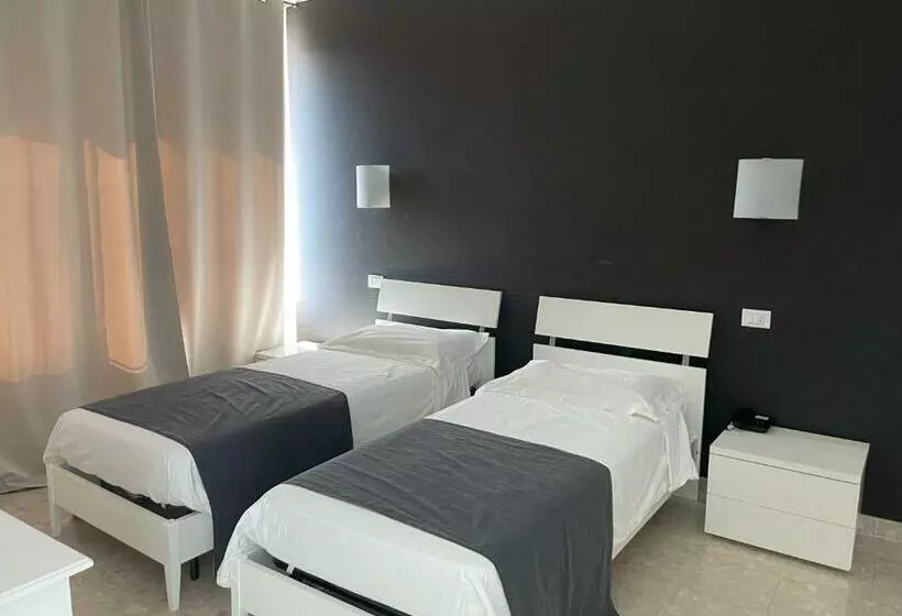 デラックスの４人部屋, Noventa