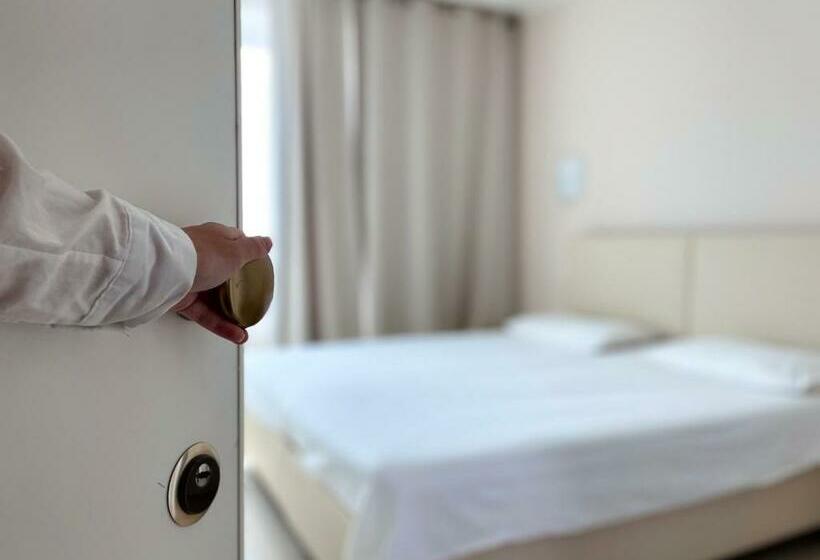 Номер Deluxe, Noventa