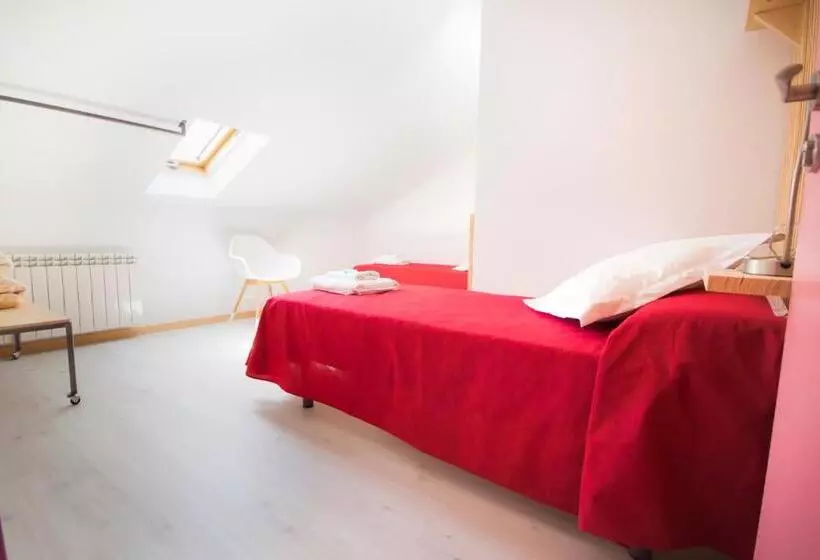 اتاق استاندارد چهار تخته, Pension Restaurante Casa Camiño