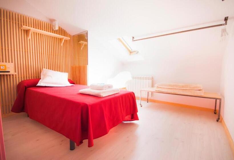 اتاق استاندارد چهار تخته, Pension Restaurante Casa Camiño