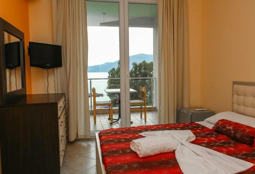 חדר סטנדרט נוף לים עם מרפסת, Royal