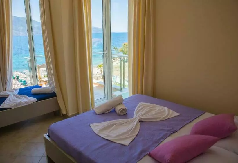 Triple Room Sea View, Royal