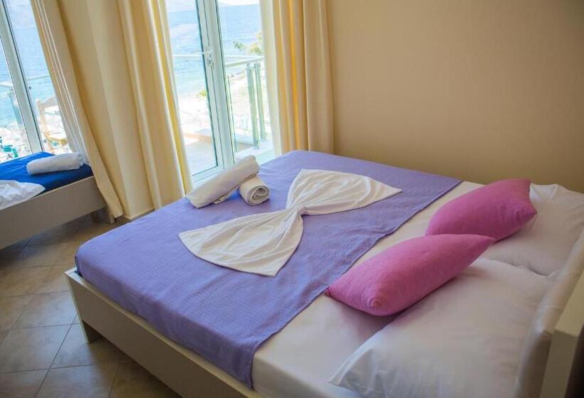 Triple Room Sea View, Royal