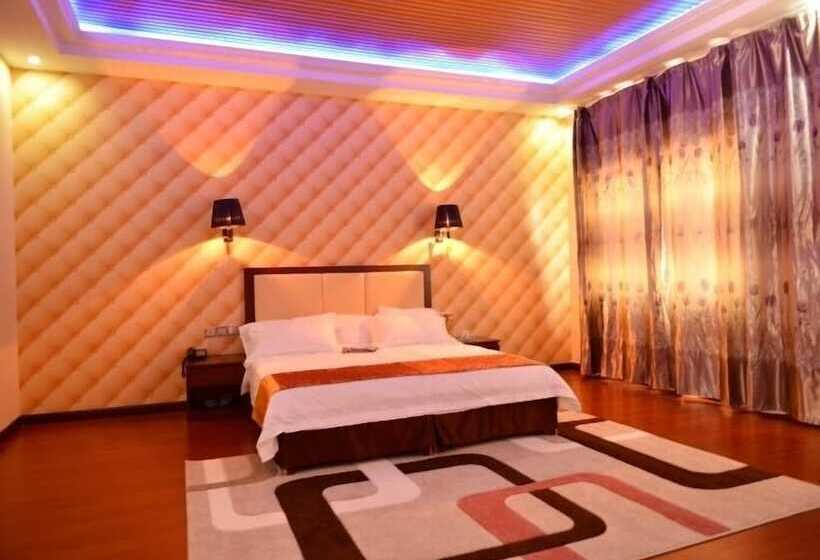 اتاق لوکس, Warm Harbor