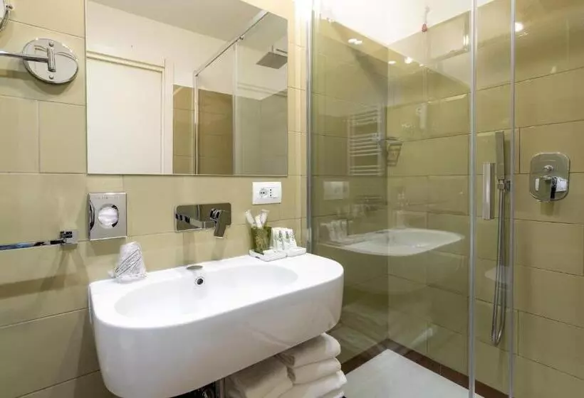 سوییت, Castello Guest House Milano