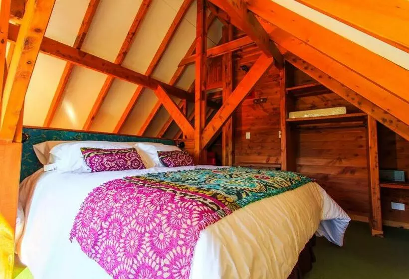 Standard Kolmen Hengen Huone, Faraway