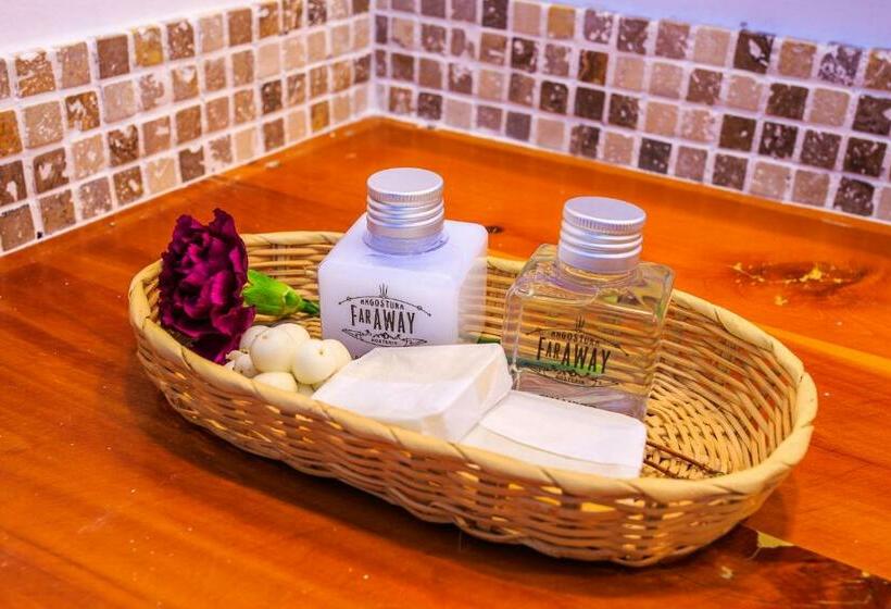 스탠다드 룸, Faraway