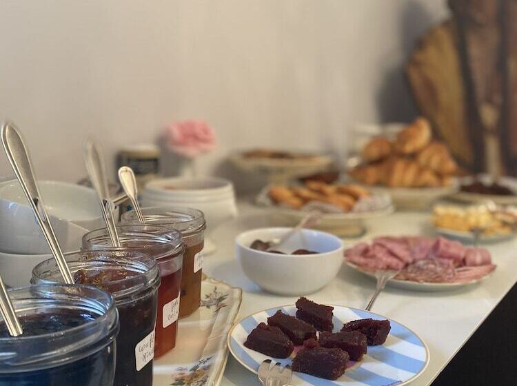 Номер Стандарт Вид на Сад, La Maison D Aline   Honfleur   Maison D Hôte De Charme A La Normande