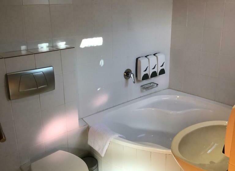 Номер Стандарт, A La Martha S Airport Guest House