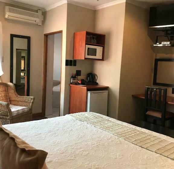 Номер Стандарт, A La Martha S Airport Guest House