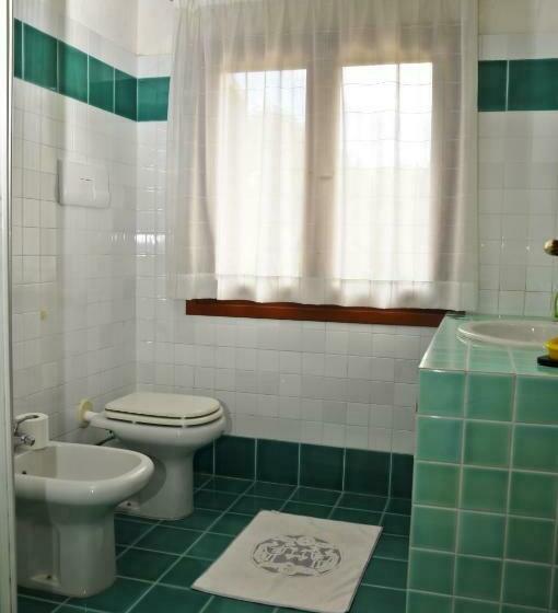 اتاق لوکس, Bandi House