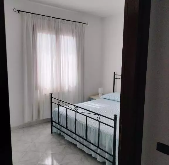آپارتمان سوپریور 1 خوابه, Bandi House