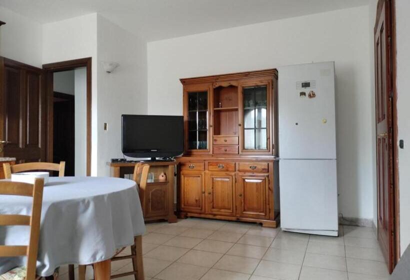 آپارتمان سوپریور 1 خوابه, Bandi House