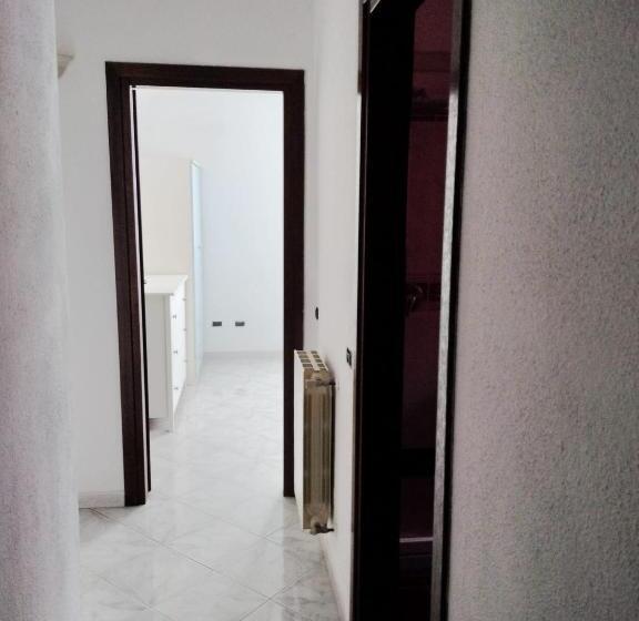 آپارتمان سوپریور 1 خوابه, Bandi House