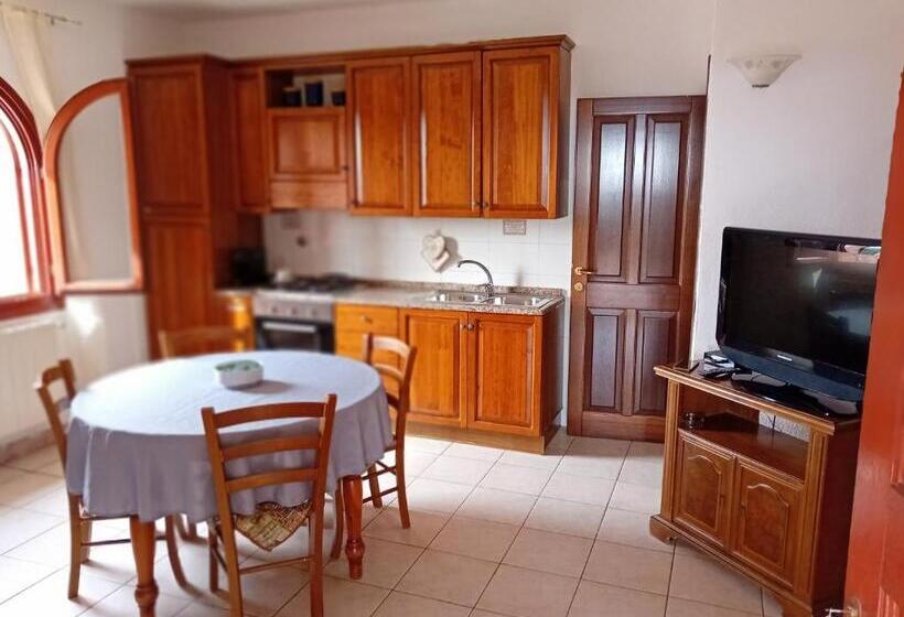 آپارتمان سوپریور 1 خوابه, Bandi House