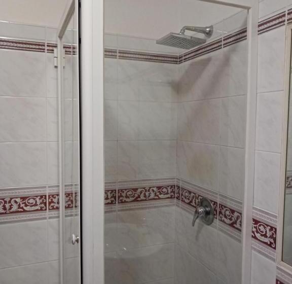 آپارتمان سوپریور 1 خوابه, Bandi House