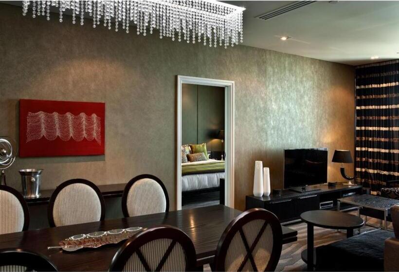 スイート, Grand Papua Hotel, A Member Of Radisson Individuals