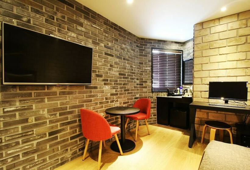 스탠다드 룸, 17th