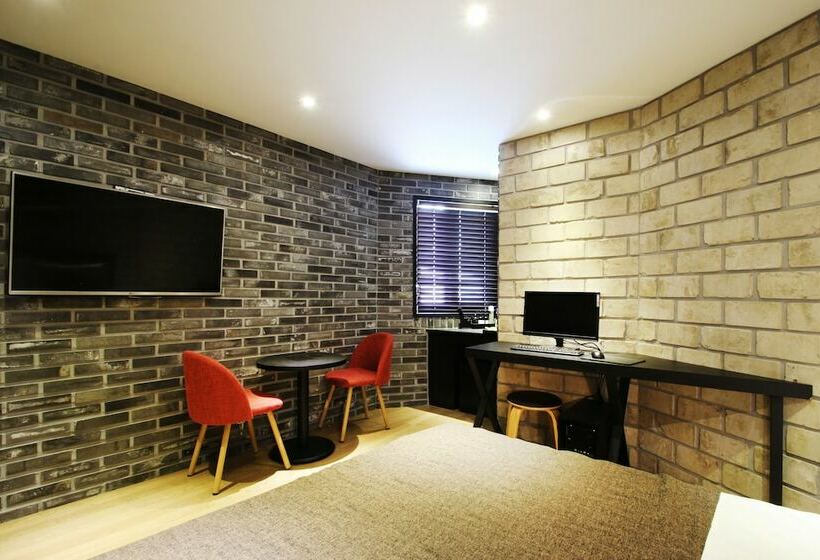 스탠다드 룸, 17th